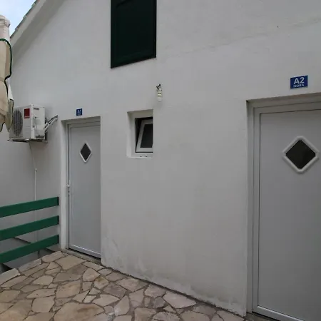 Roza 1-2 Apartment